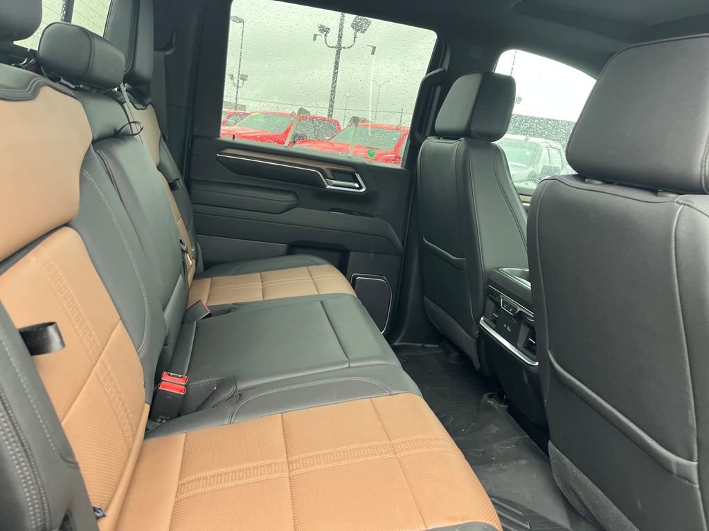 Used 2024 Chevrolet Silverado 2500 High Country w/ High Country Premium Package image 26