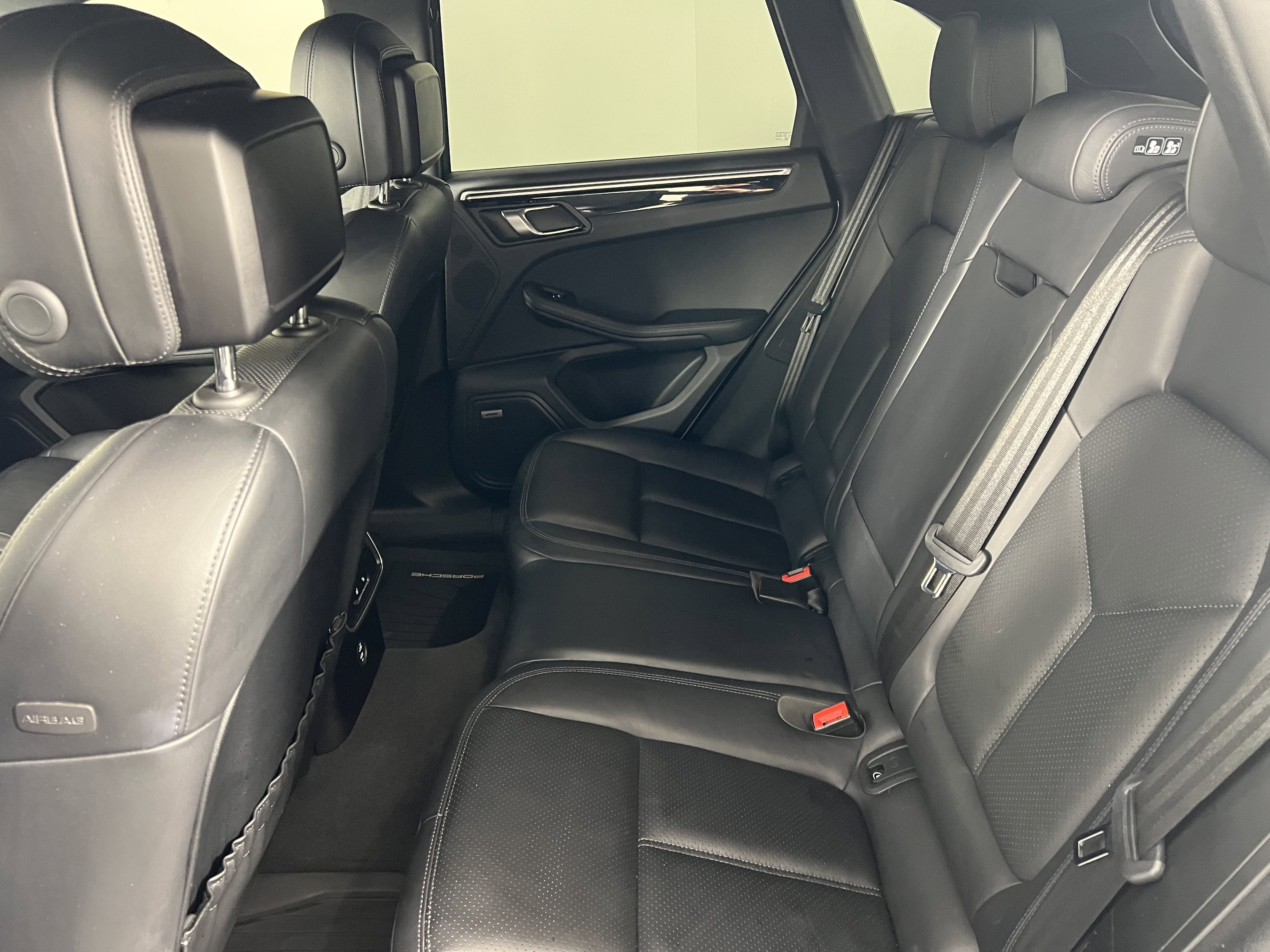 Used 2020 Porsche Macan S image 19