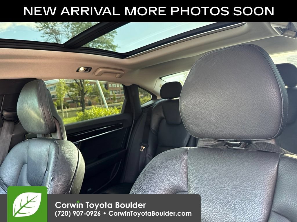 Used 2018 Volvo S90 T5 Momentum w/ Convenience Package FWD image 10