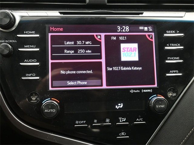 Used 2018 Toyota Camry L image 30