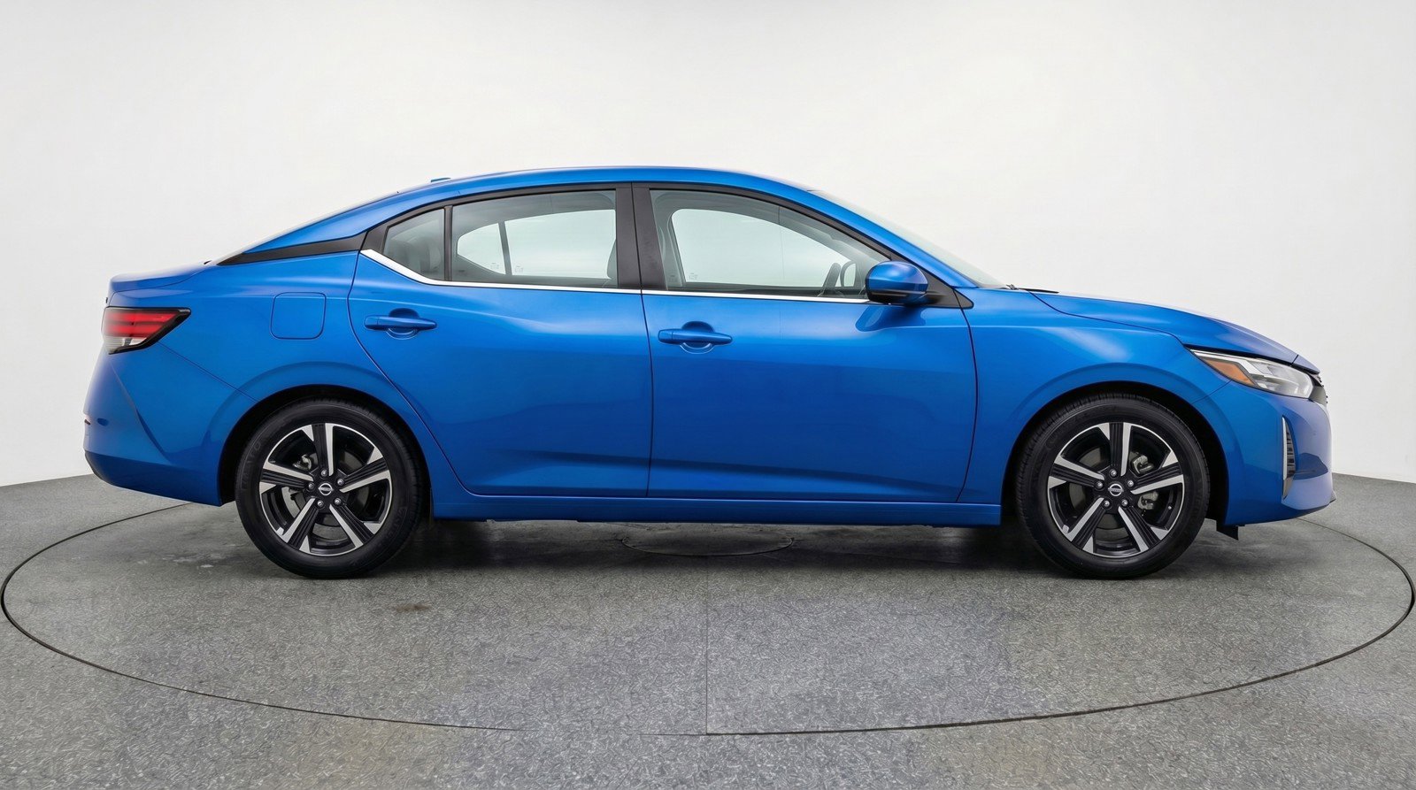 Used 2025 Nissan Sentra SV image 11