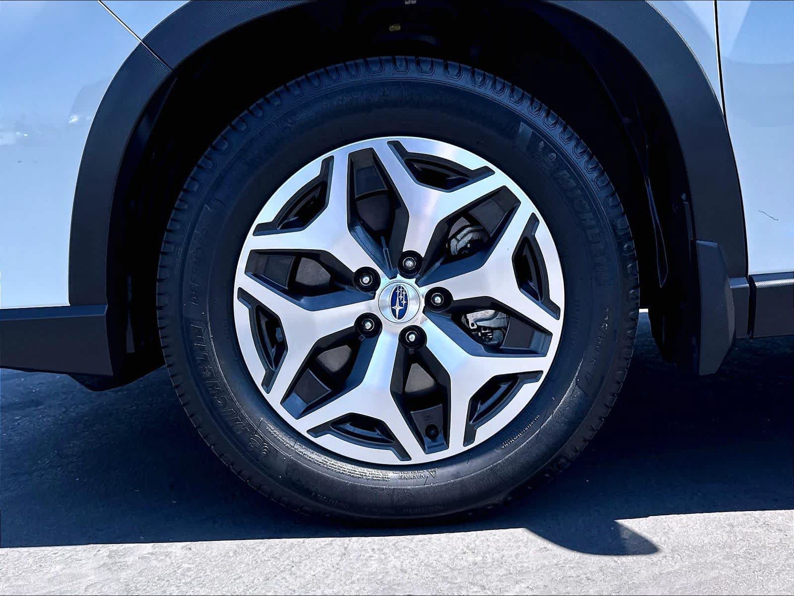 Used 2019 Subaru Forester Premium w/ All-Weather Package AWD/4WD image 12