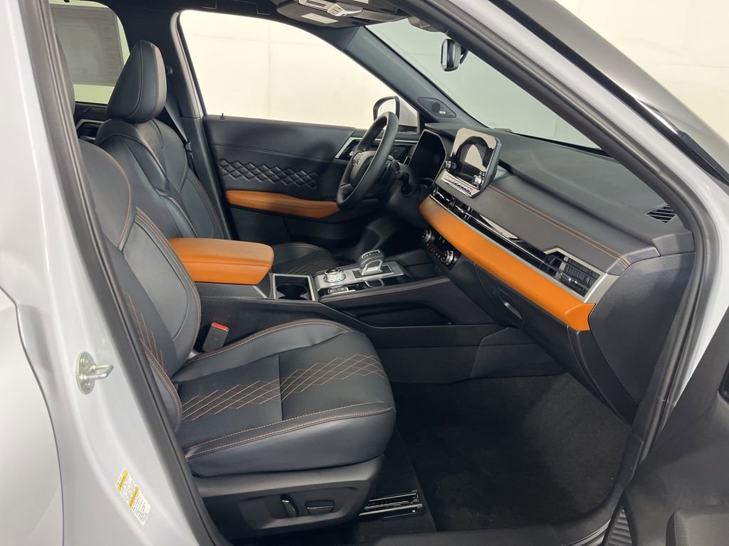 Used 2024 Mitsubishi Outlander SEL image 7