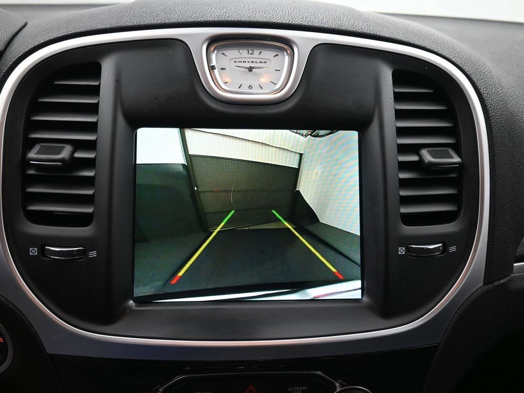 Used 2022 Chrysler 300 Touring AWD/4WD image 12