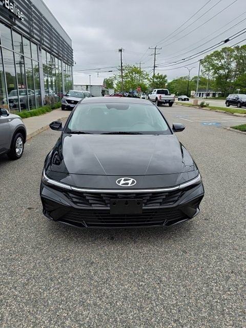 Certified 2026 Hyundai Elantra SE FWD image 14