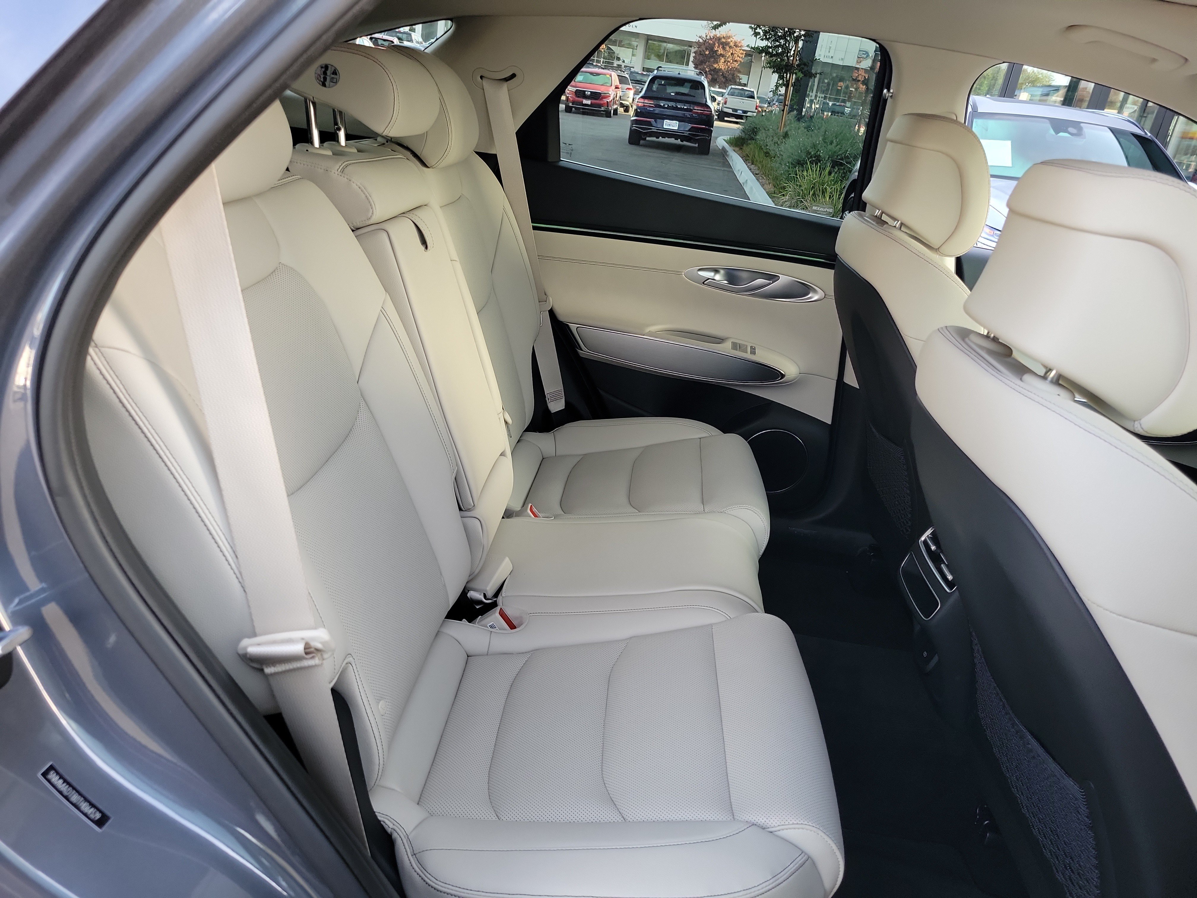 Certified 2026 Genesis GV70 2.5T Select AWD/4WD image 24