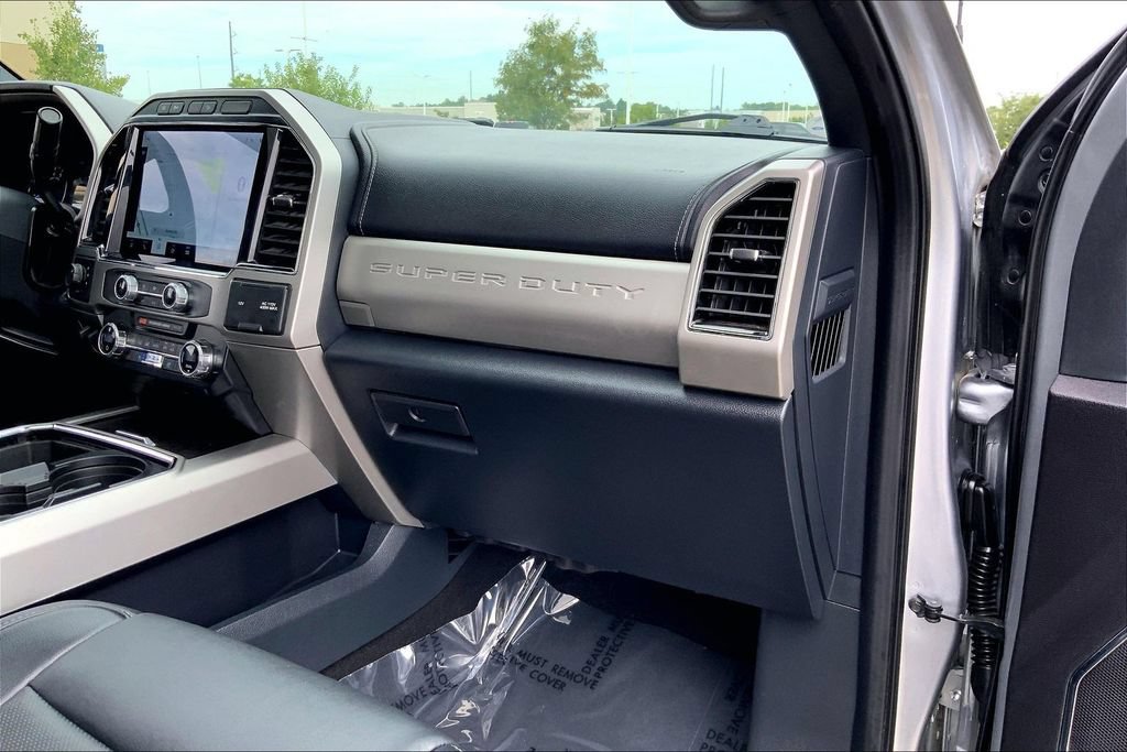 Used 2022 Ford F250 Lariat w/ Black Appearance Package AWD/4WD image 15