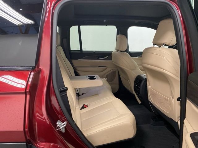 Used 2023 Jeep Grand Cherokee Limited w/ Luxury Tech Group II image 30