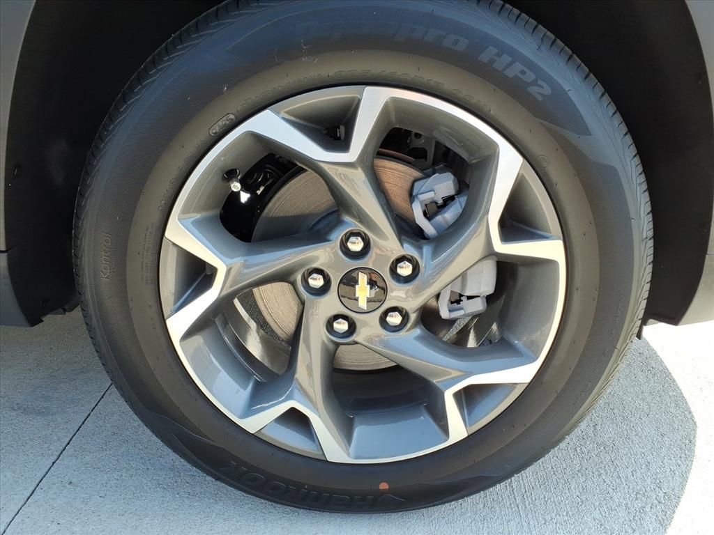 New 2025 Chevrolet Trax LT w/ Driver Confidence Package image 3