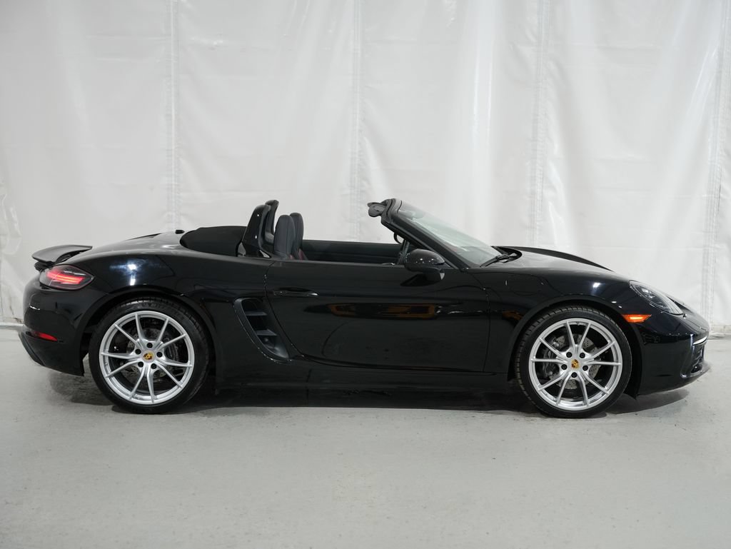 Used 2017 Porsche 718 Boxster RWD image 7