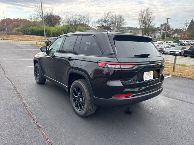 New 2025 Jeep Grand Cherokee Altitude image 5