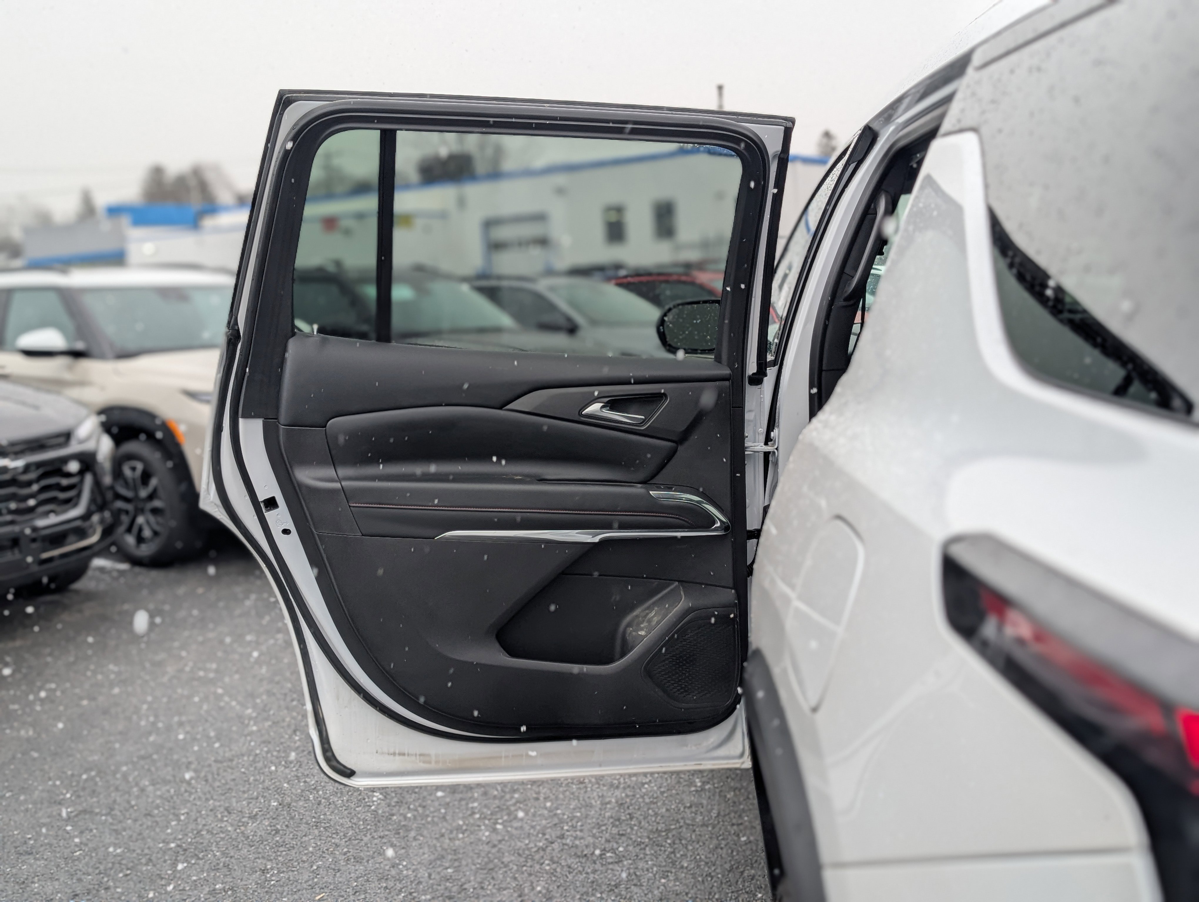 Used 2025 Chevrolet Traverse Z71 image 31