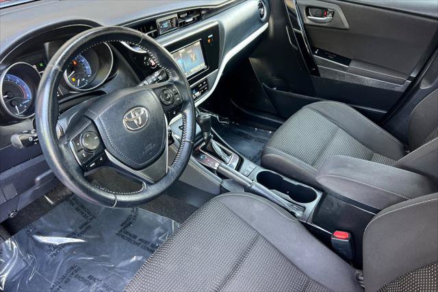 Certified 2018 Toyota Corolla iM w/ Carpet Mat Package (TMS) FWD image 11