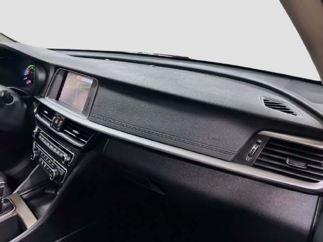 Used 2020 Kia Optima EX w/ Technology Package FWD image 31
