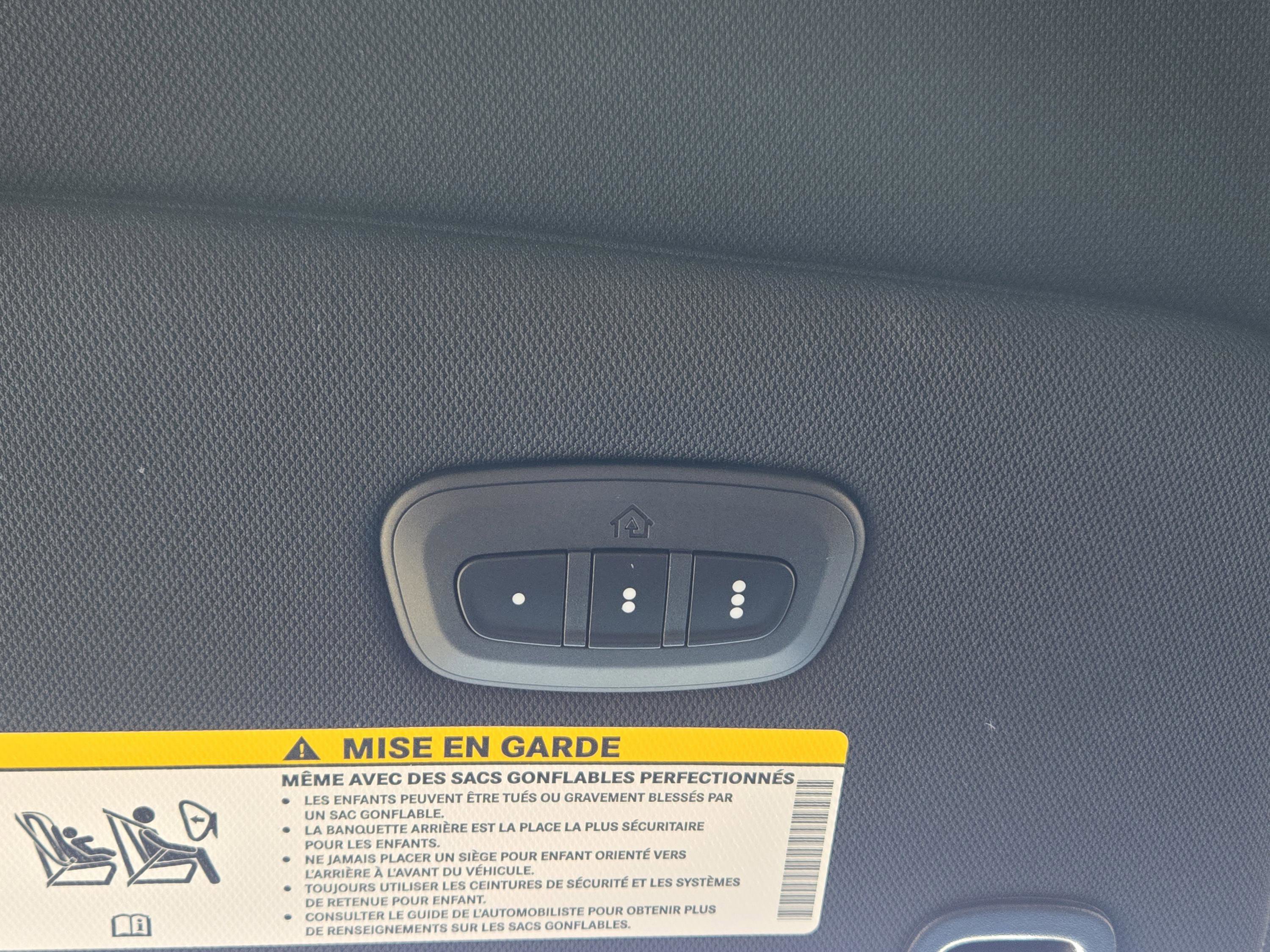 New 2026 Chrysler Pacifica Select w/ S Appearance Package image 31