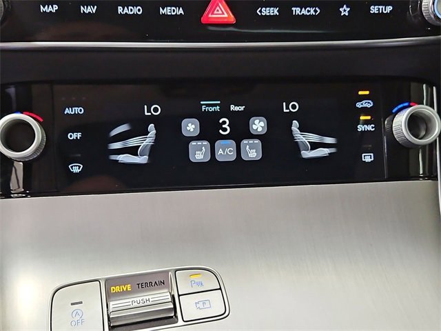 Used 2026 Genesis GV70 2.5T Select image 39