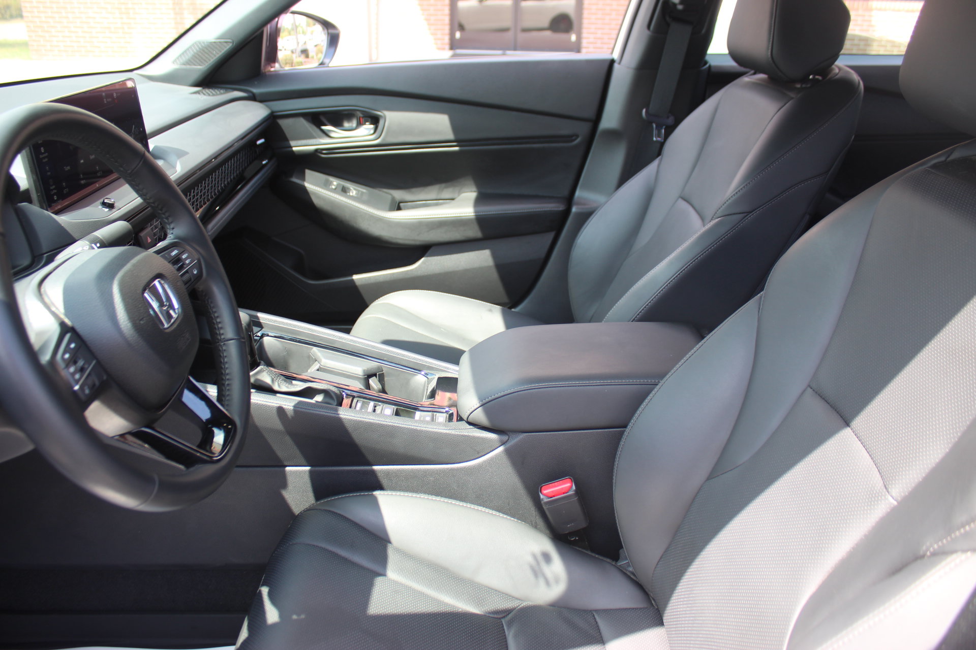 Used 2025 Honda Accord Sport image 13