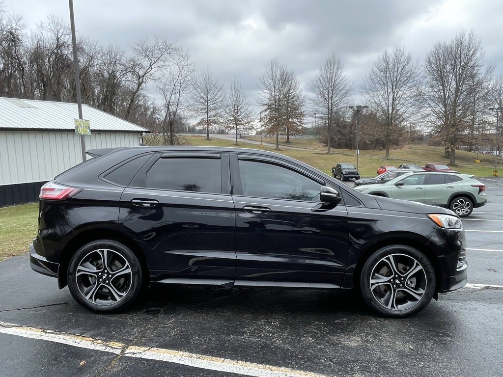 Used 2020 Ford Edge ST w/ Cold Weather Package image 2