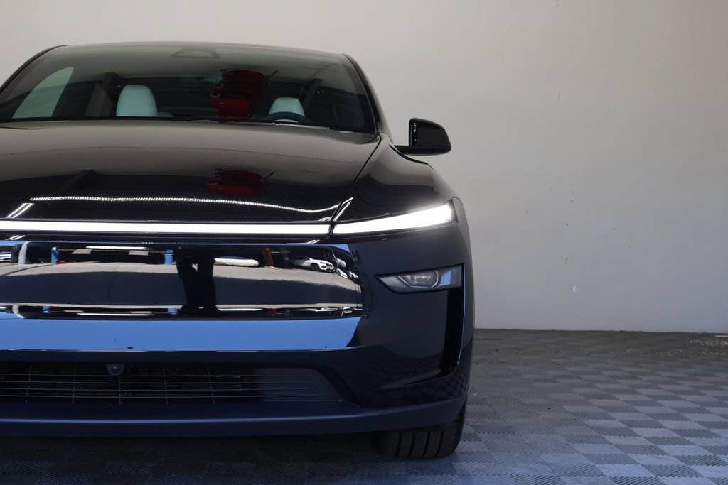 Used 2026 Tesla Model Y 2WD image 5