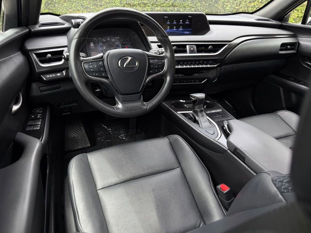 Used 2019 Lexus UX 200 w/ Premium Package FWD image 12