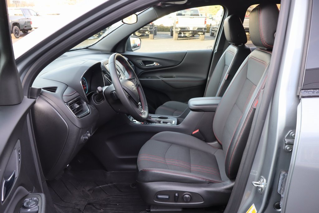 Used 2024 Chevrolet Equinox RS image 3