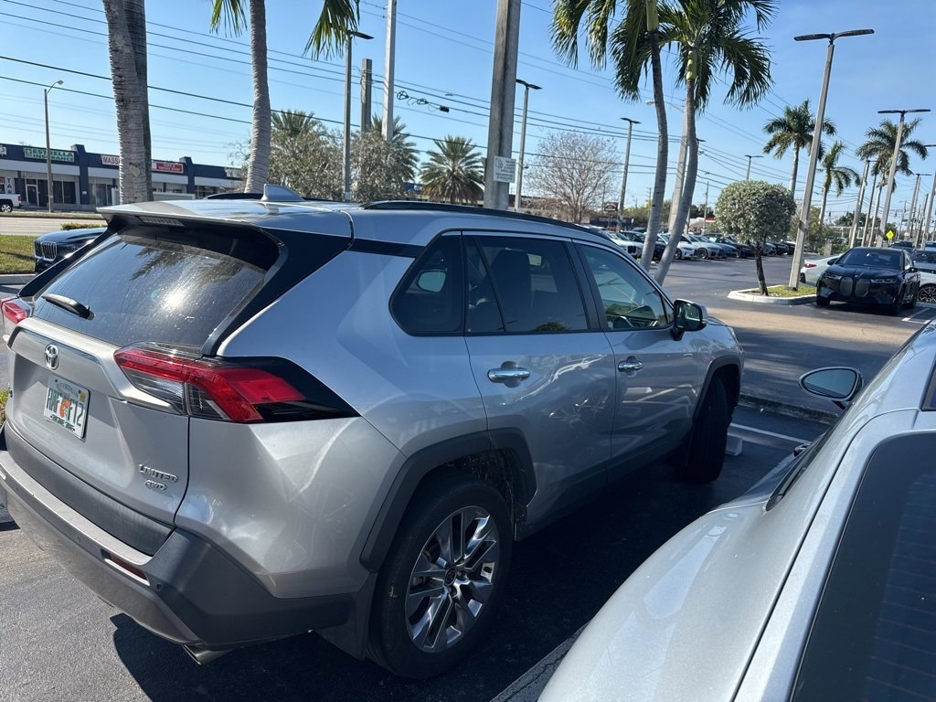 Used 2021 Toyota RAV4 Limited image 7