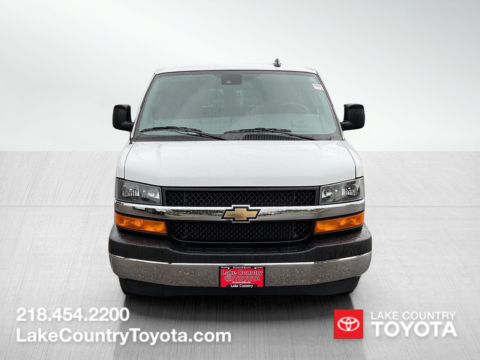 Used 2025 Chevrolet Express 3500 LT w/ LT Preferred Equipment Group RWD image 8