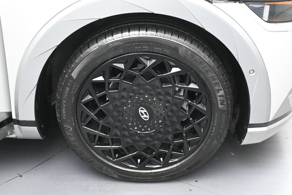 Used 2023 Hyundai Ioniq 5 Limited AWD/4WD image 37