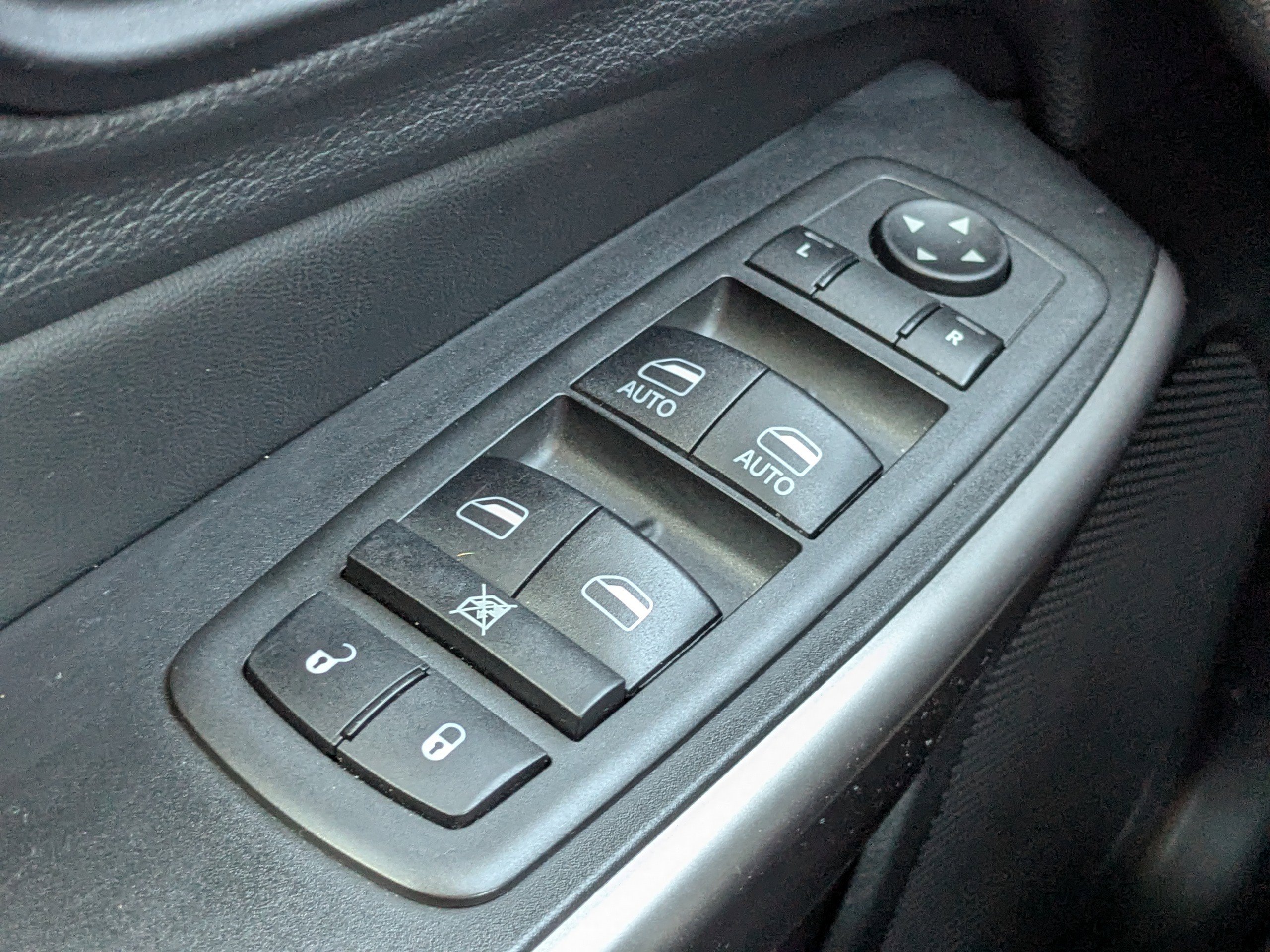 Used 2021 Jeep Cherokee Latitude Plus image 22