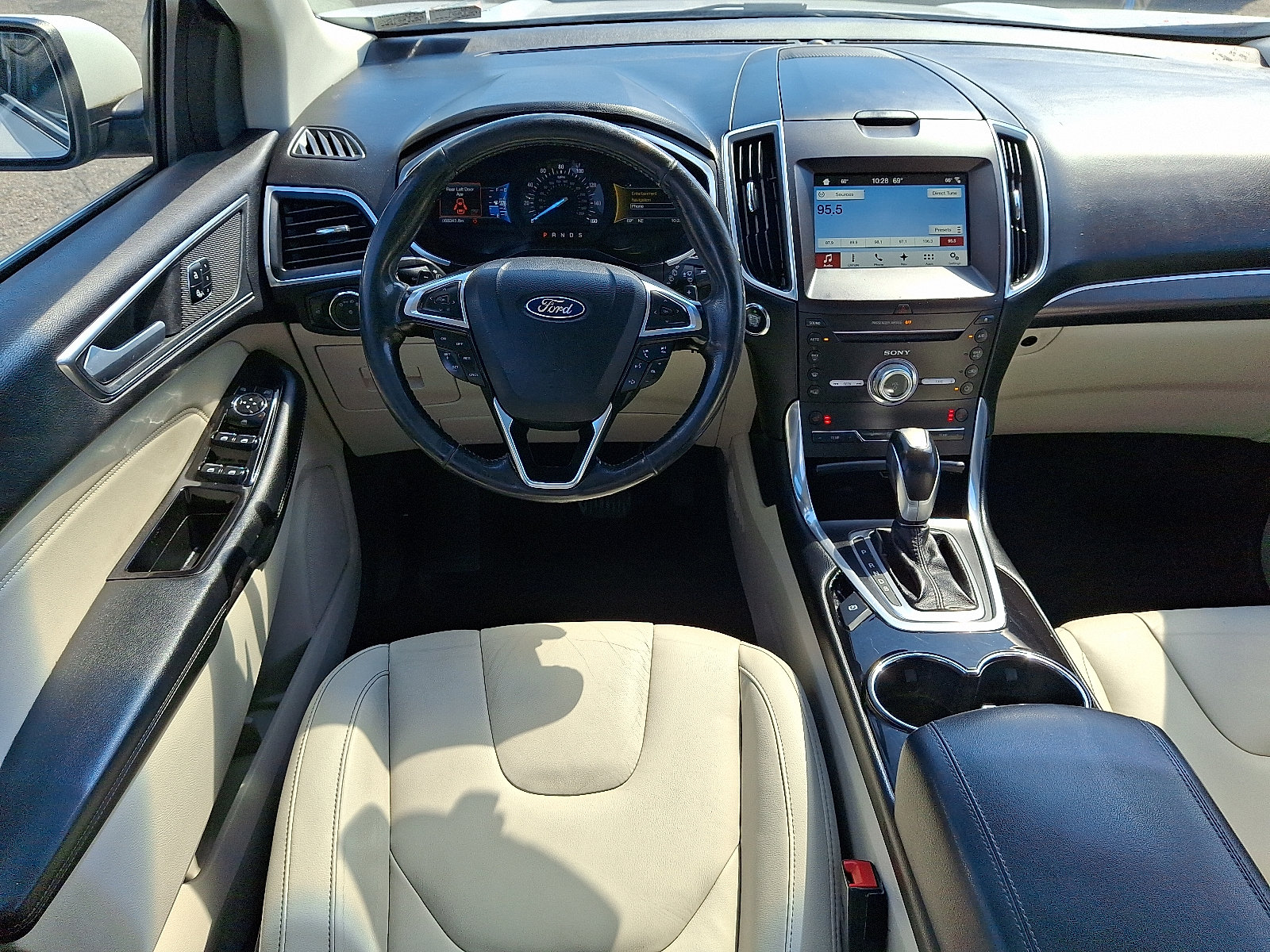 Used 2017 Ford Edge Titanium w/ Technology Package AWD/4WD image 11
