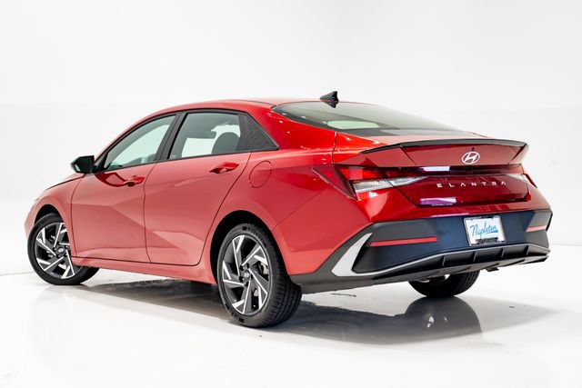 Used 2025 Hyundai Elantra Sport FWD image 30