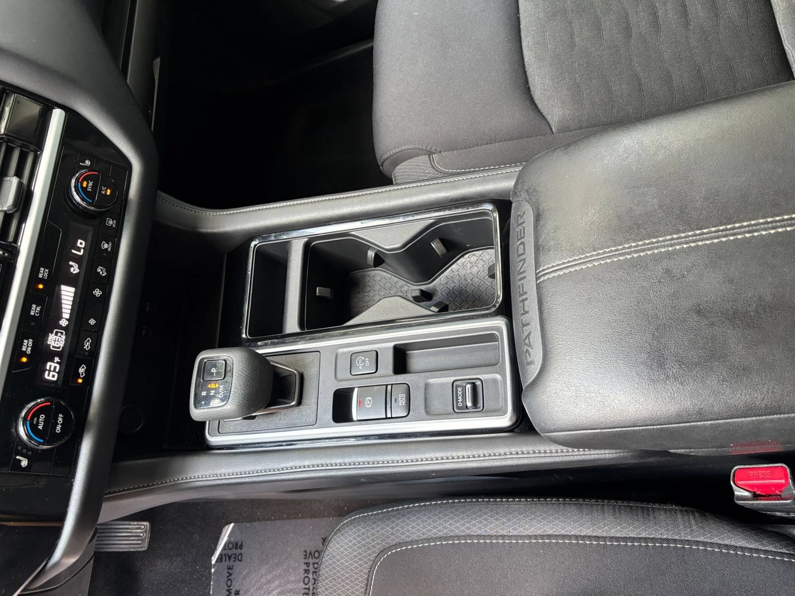 Used 2025 Nissan Pathfinder SV FWD image 43