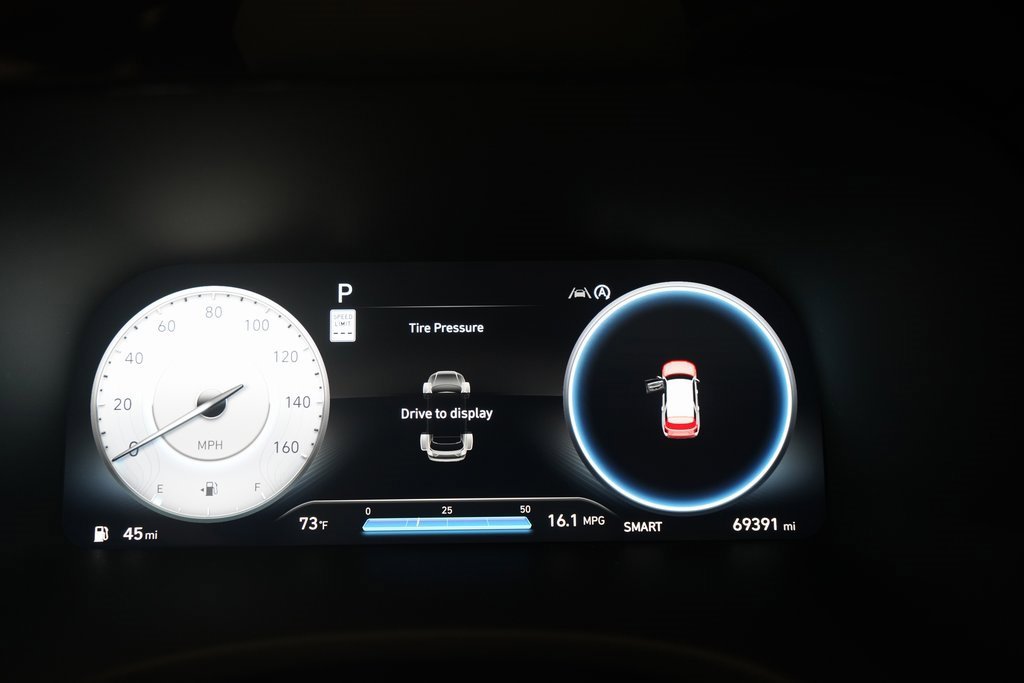 Used 2023 Hyundai Palisade Calligraphy w/ Winter Package image 2