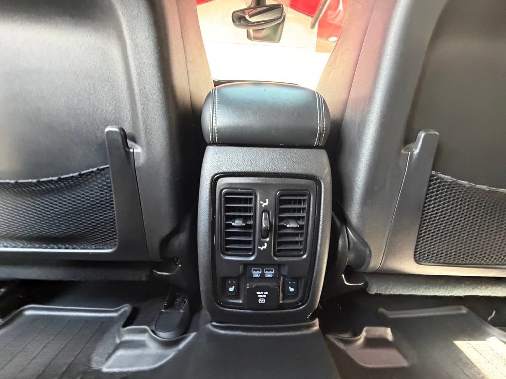 Used 2022 Dodge Durango SRT w/ Technology Group AWD/4WD image 38