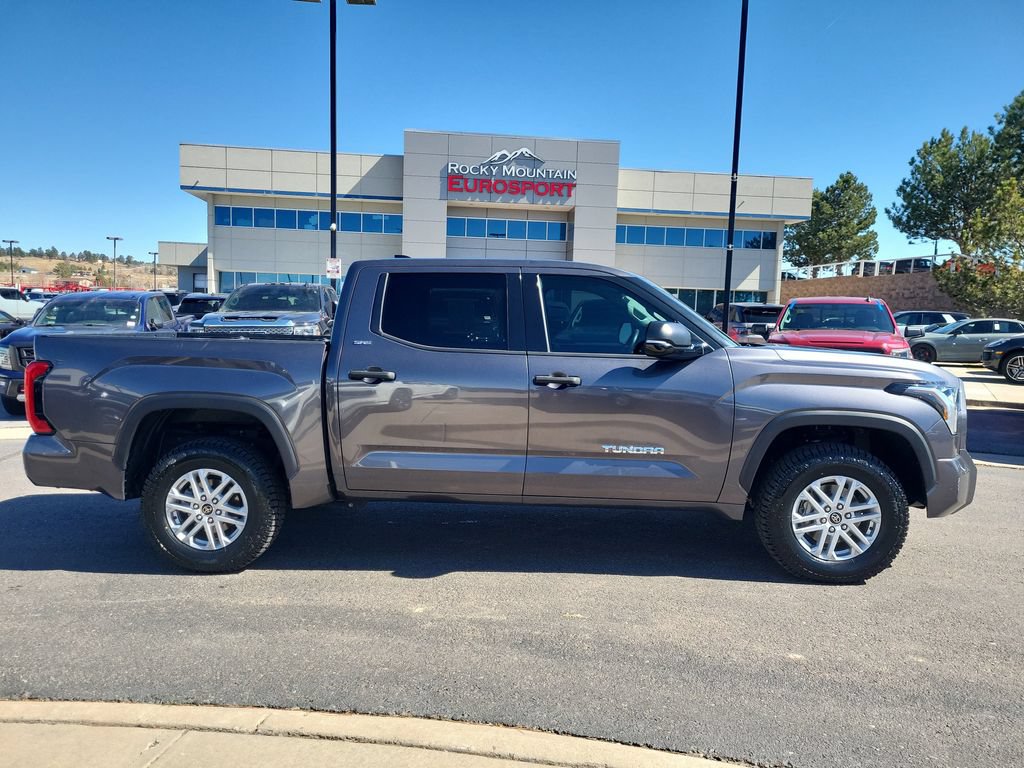Used 2022 Toyota Tundra SR5 w/ SR5 Convenience Package AWD/4WD image 2