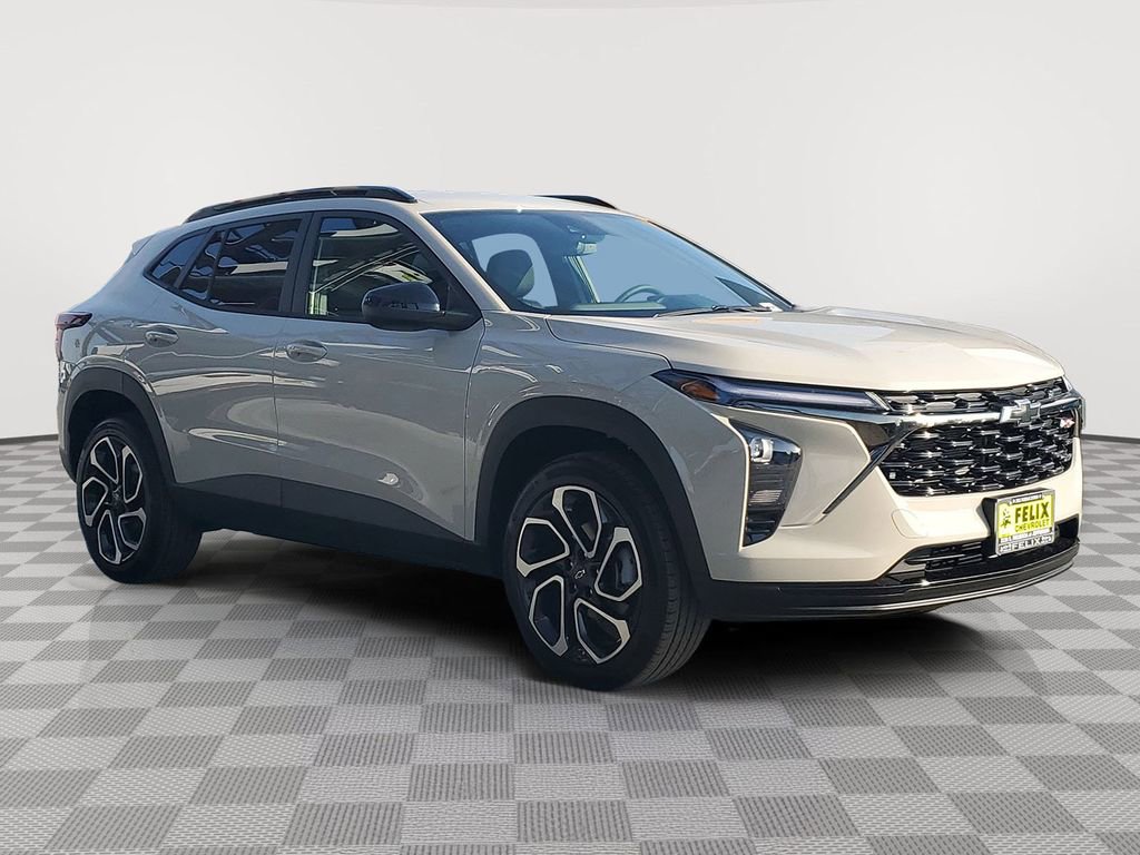 New 2026 Chevrolet Trax RS w/ Driver Confidence Package image 2