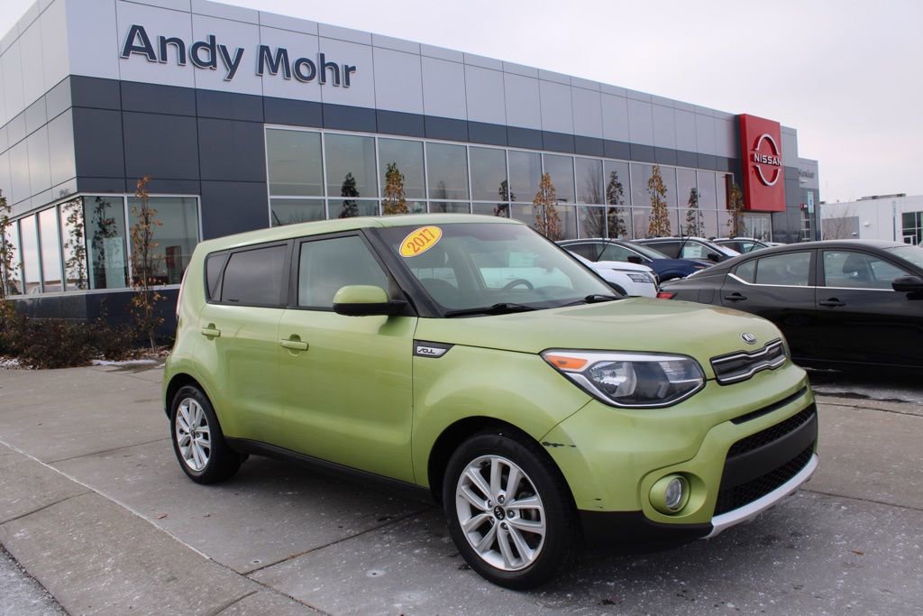 Used 2017 Kia Soul + image 1