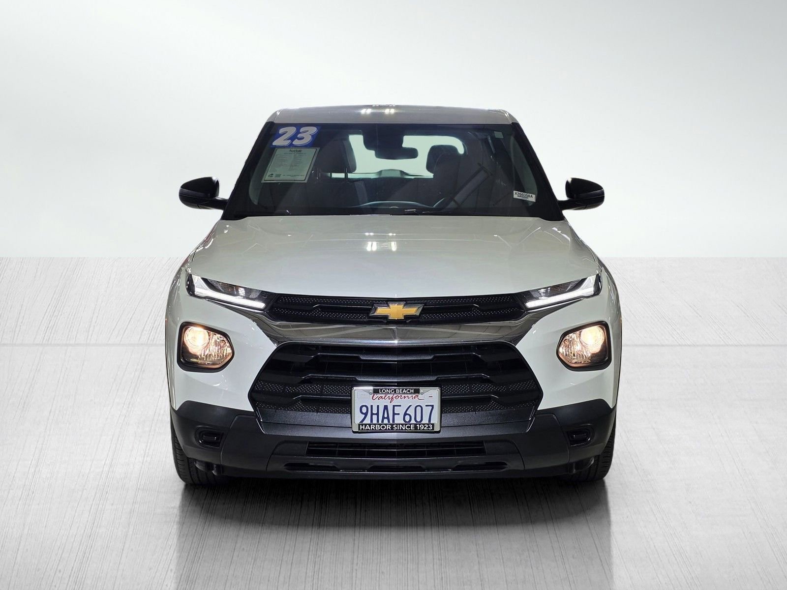 Used 2023 Chevrolet TrailBlazer LS FWD image 2