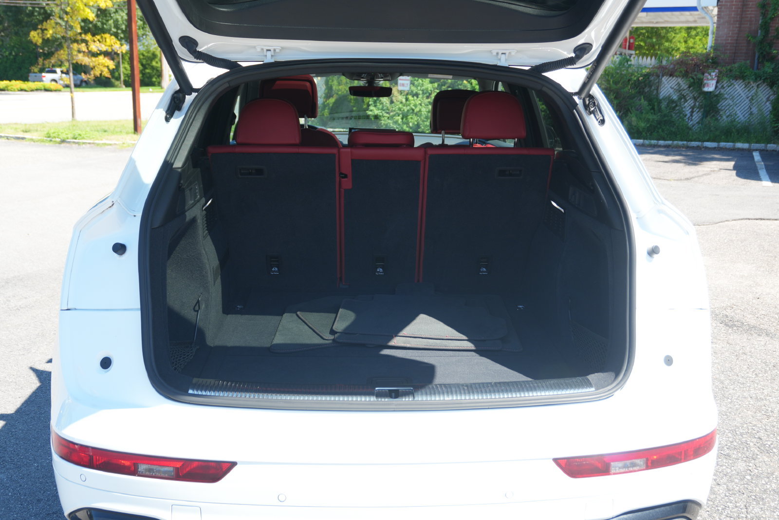 Used 2022 Audi SQ5 Premium Plus w/ Premium Plus Package AWD/4WD image 17