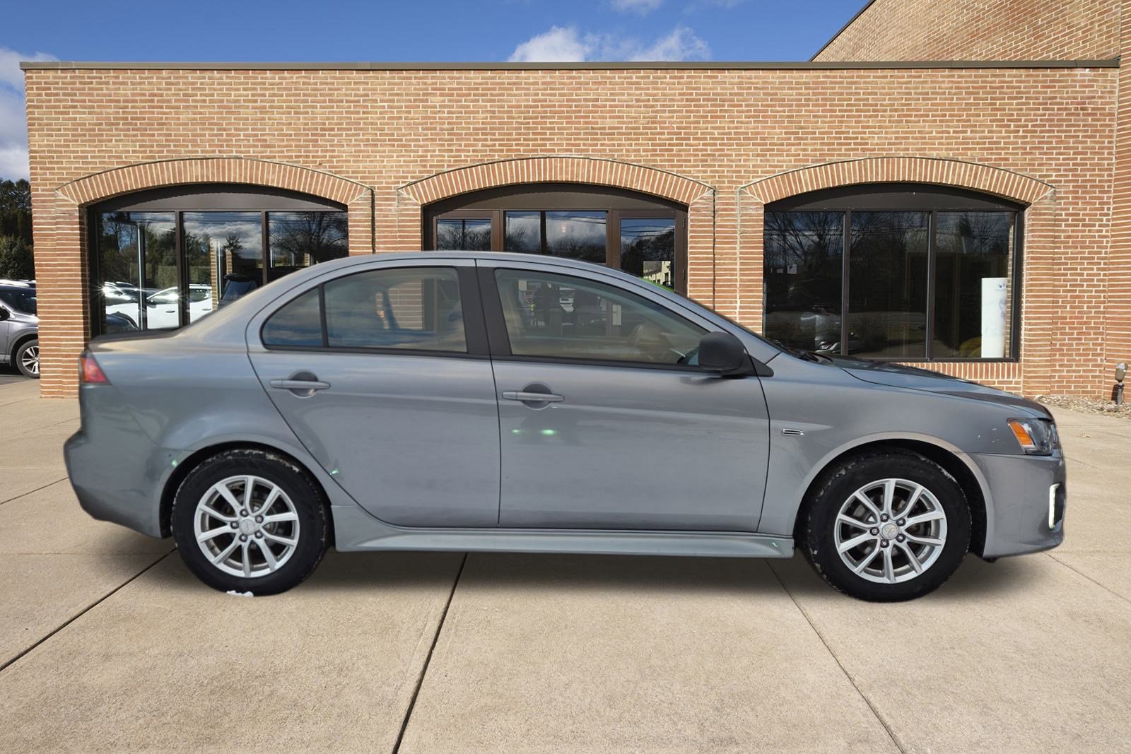 Used 2016 Mitsubishi Lancer ES image 2