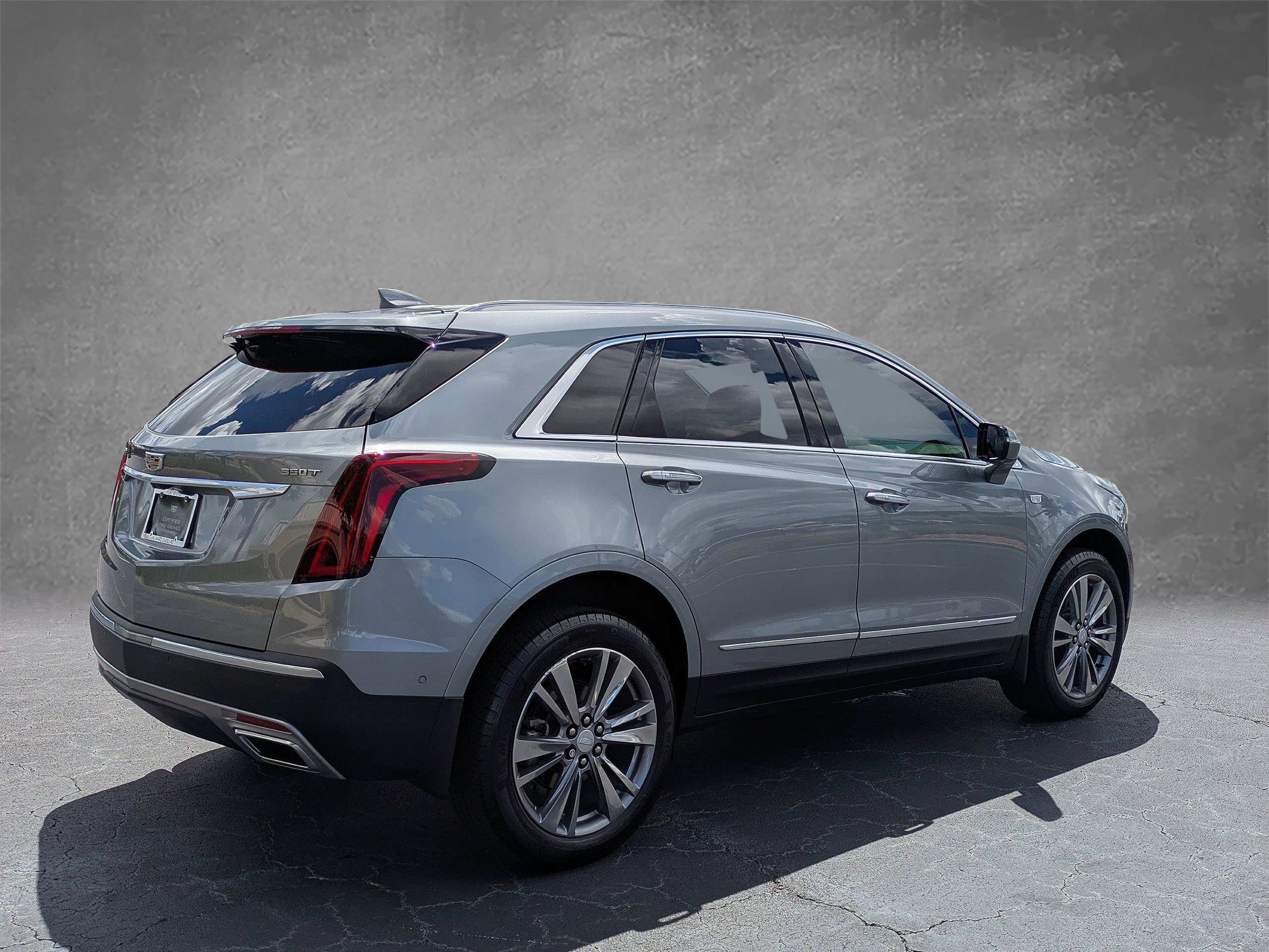 Used 2024 Cadillac XT5 Premium Luxury w/ Technology Package FWD image 6