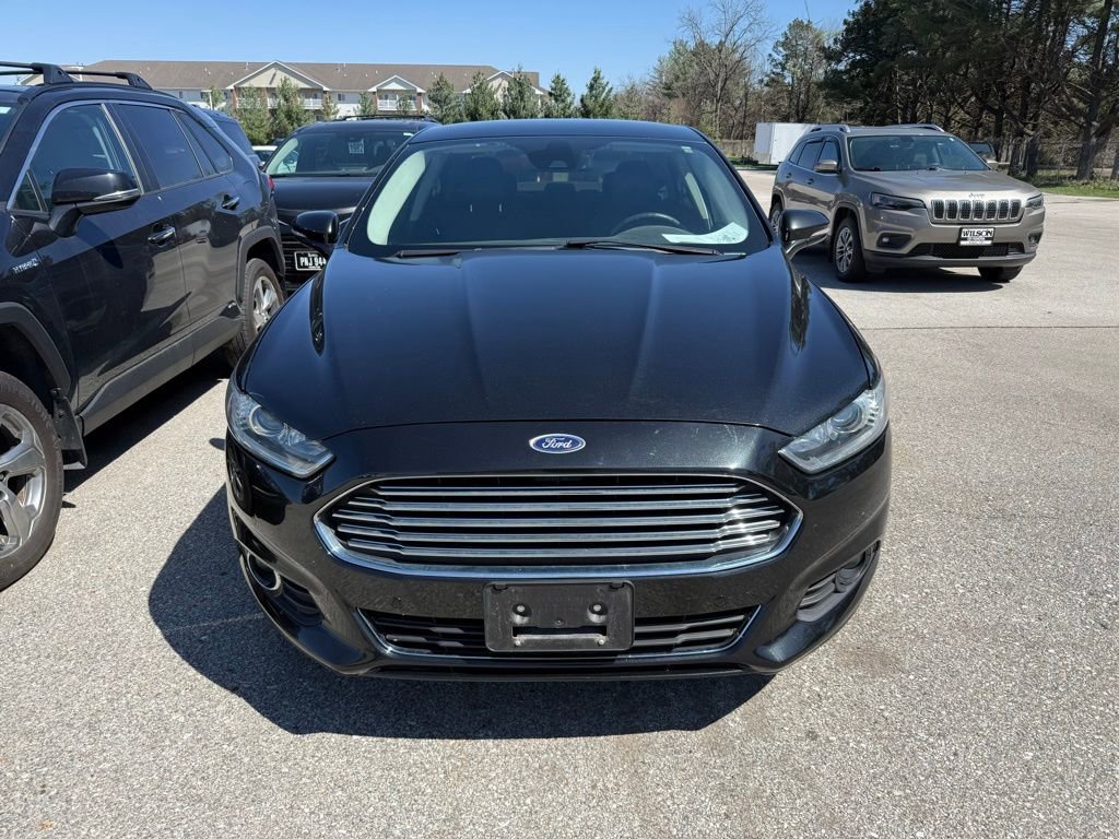 Used 2014 Ford Fusion SE w/ Equipment Group 202A FWD image 2