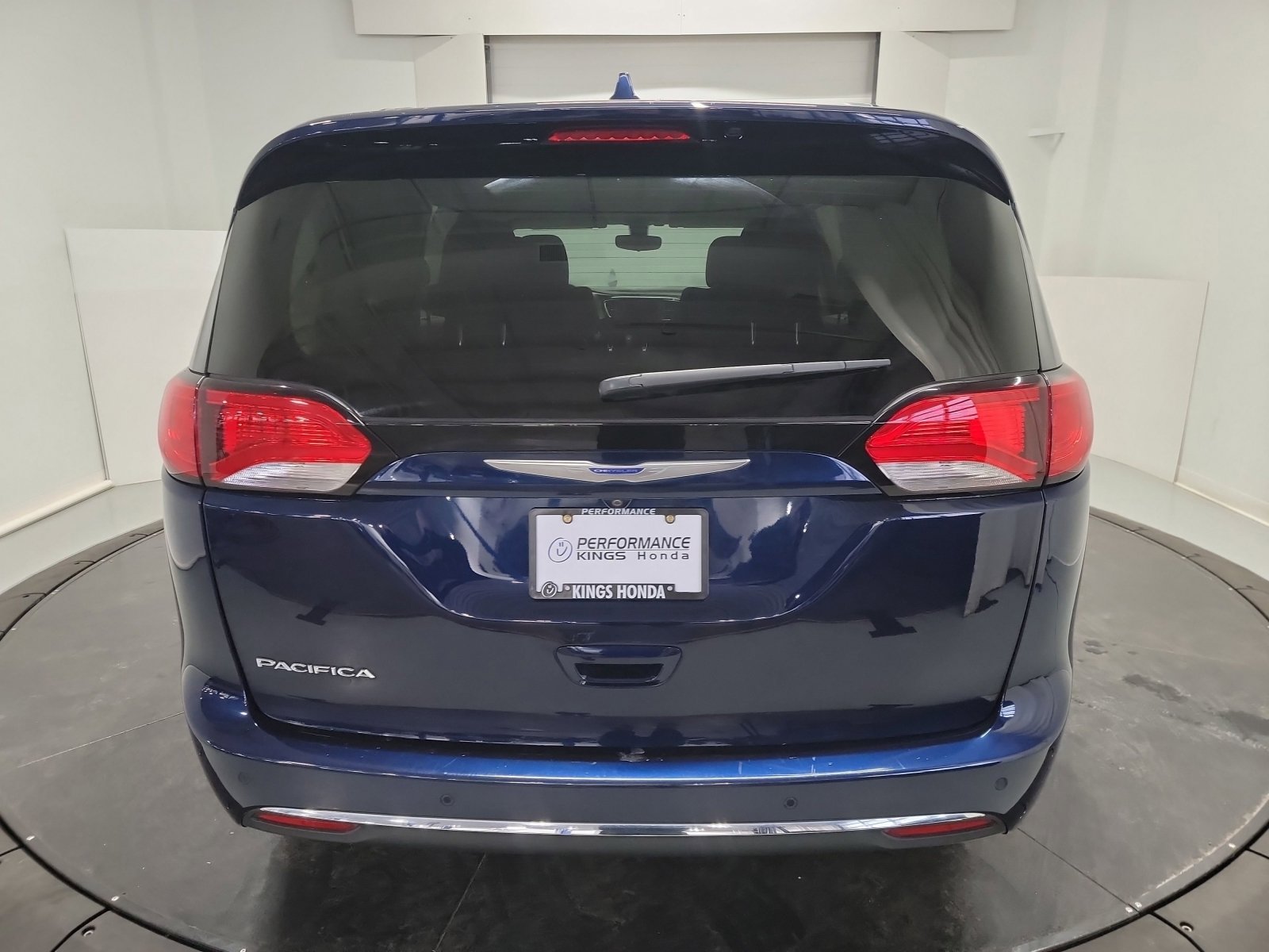 Used 2018 Chrysler Pacifica Touring Plus image 8