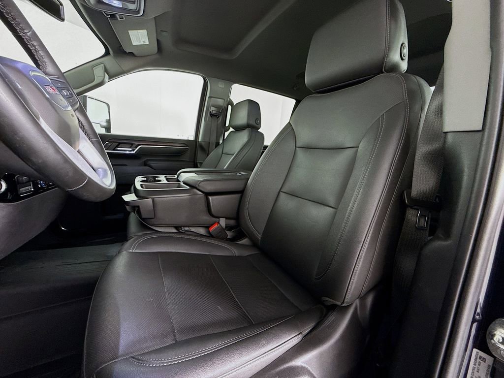Used 2024 GMC Sierra 2500 SLT w/ Max Trailering Package image 5