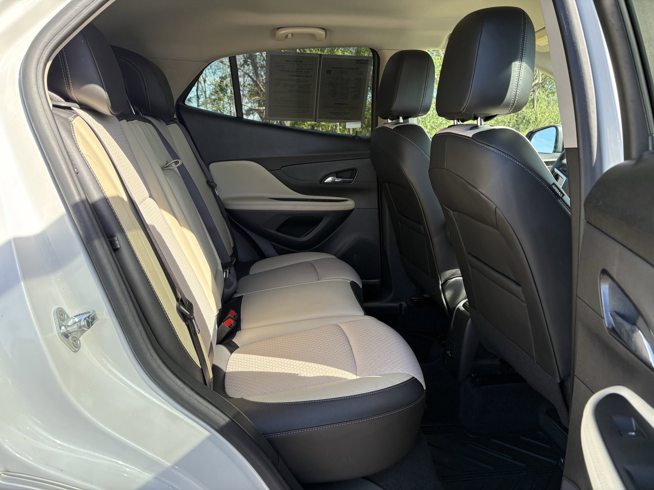 Used 2022 Buick Encore Preferred w/ Safety Package image 29