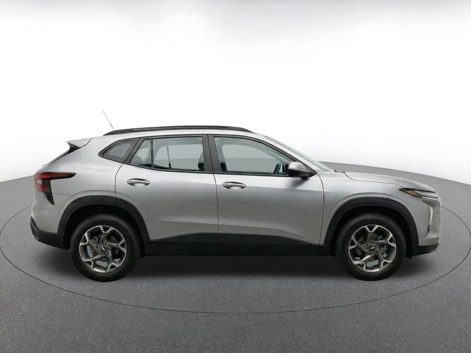 Used 2025 Chevrolet Trax LT w/ LT Convenience Package FWD image 13