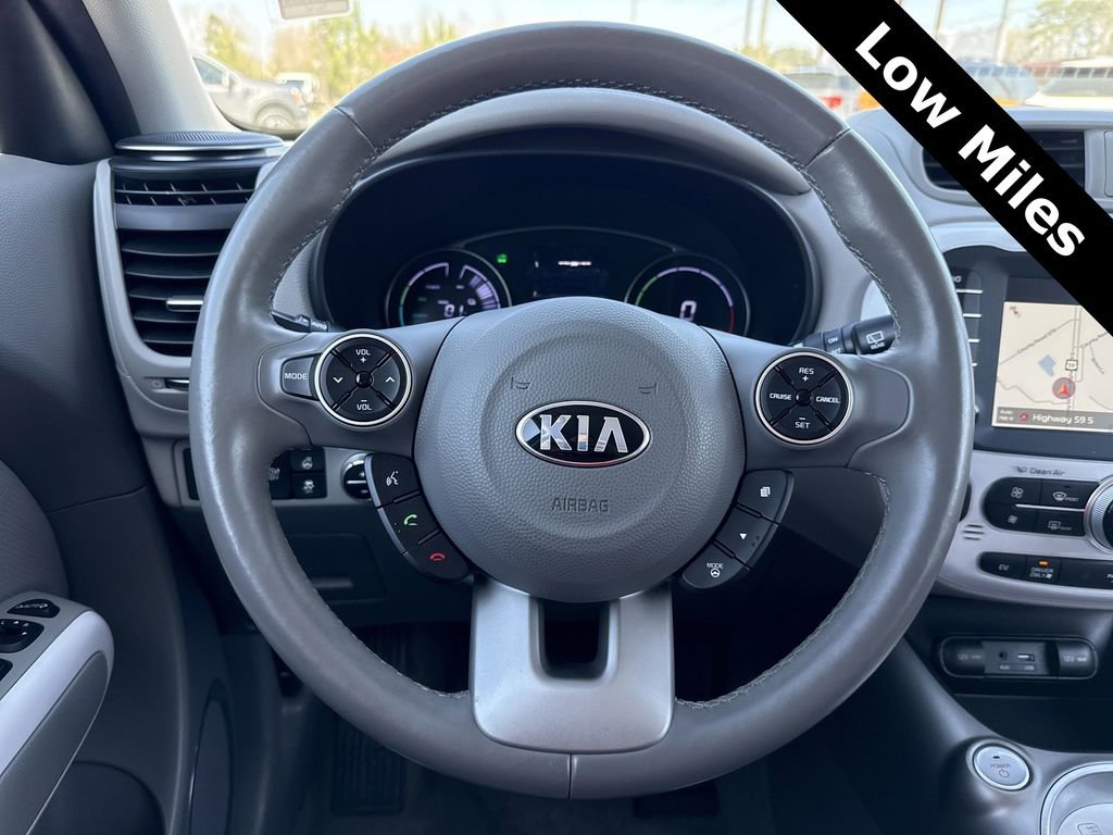 Used 2017 Kia Soul EV + w/ Sun & Fun Package image 15