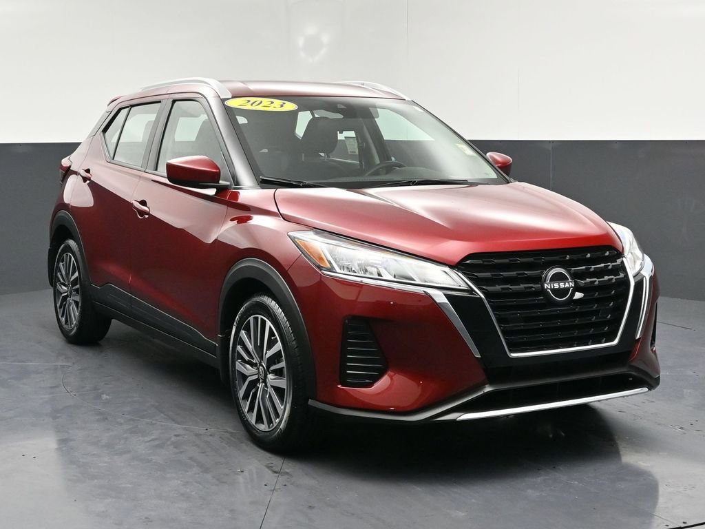 Used 2023 Nissan Kicks SV image 1