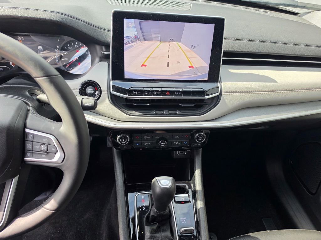 Used 2025 Jeep Compass Limited AWD/4WD image 12