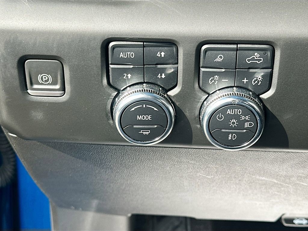 Used 2023 GMC Sierra 1500 AT4 w/ Technology Package AWD/4WD image 10